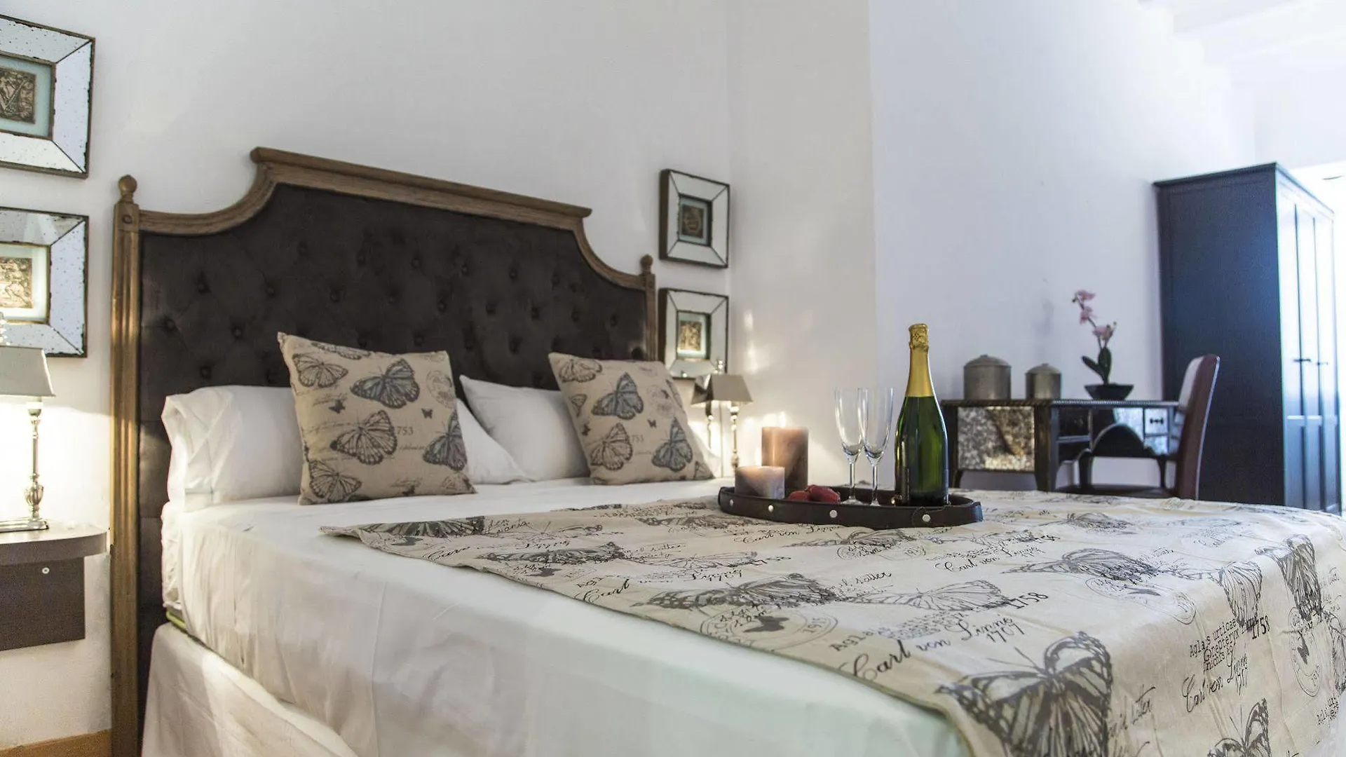 Alcam Books Apartment Barcelona