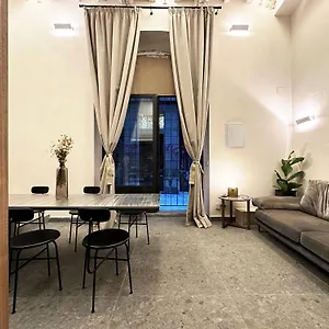 Oasis & Old Town Center Appartamento
